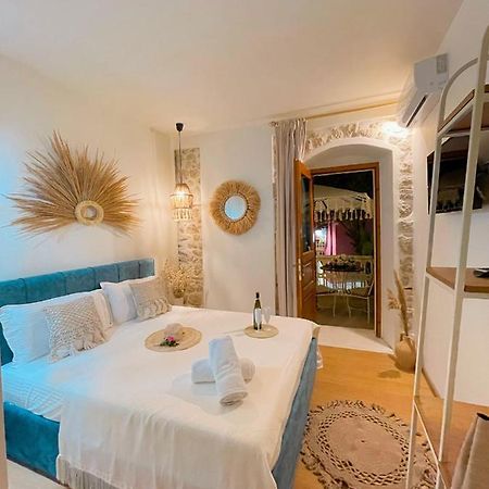Vlorë Bohemian Boutique Suites מראה חיצוני תמונה